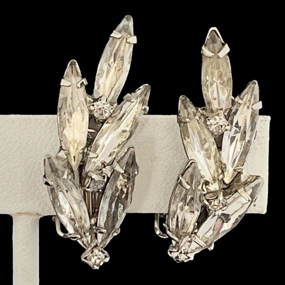 Vintage Rhinestone Earrings Silver Tone Prong Set Crystal Formal Bridal Clip 9U - Picture 5 of 6